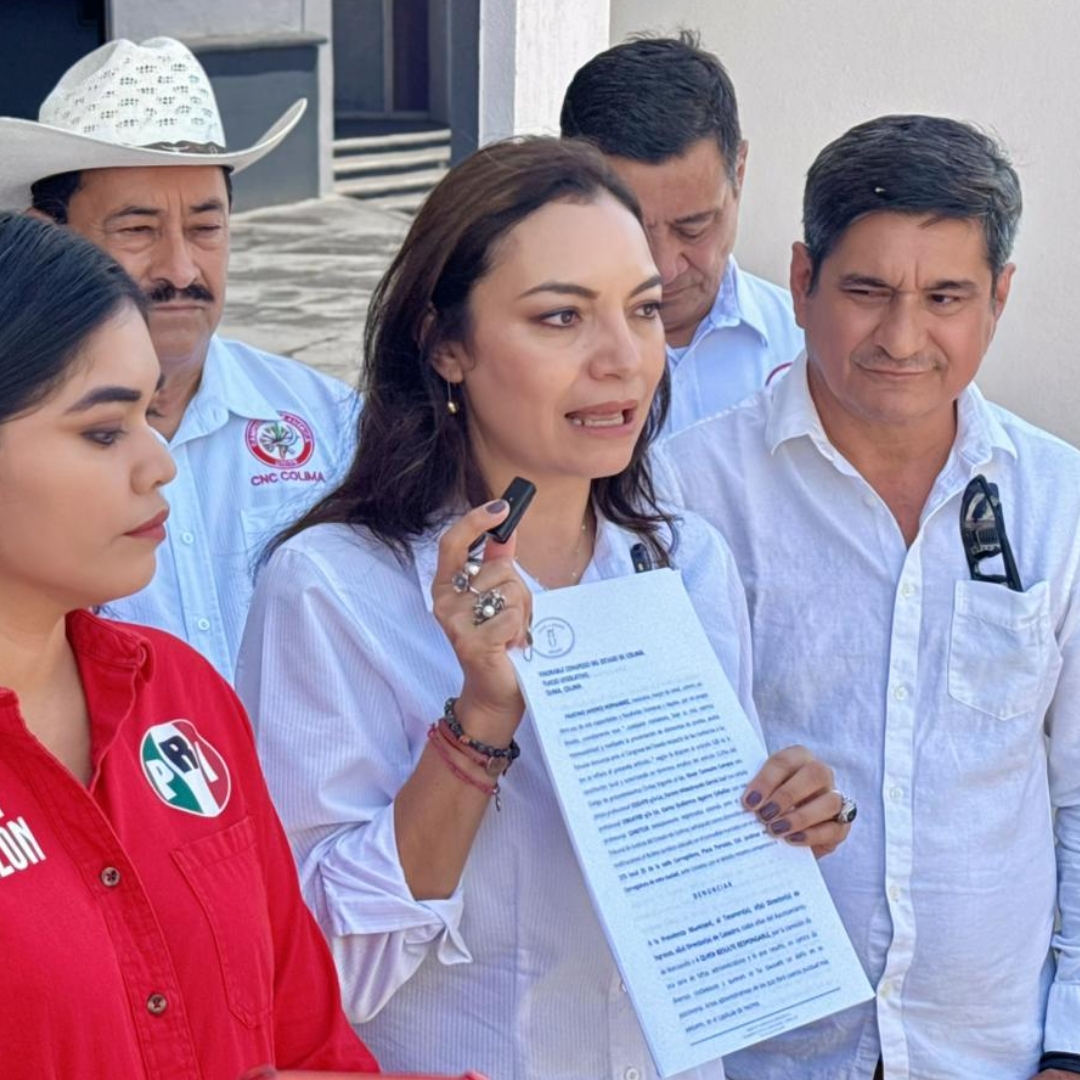Acompaña Mely Romero a ejidatarios de Manzanillo a presentar denuncia en Congreso del Estado, por aumento de más de 1000% en cobro predial
