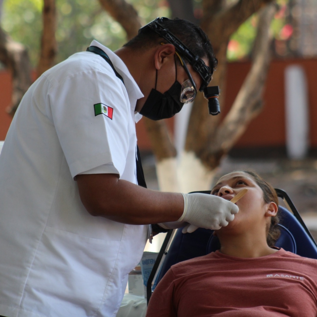 Salud Colima brinda atención gratuita en sus unidades para prevenir gingivitis y enfermedad periodontal