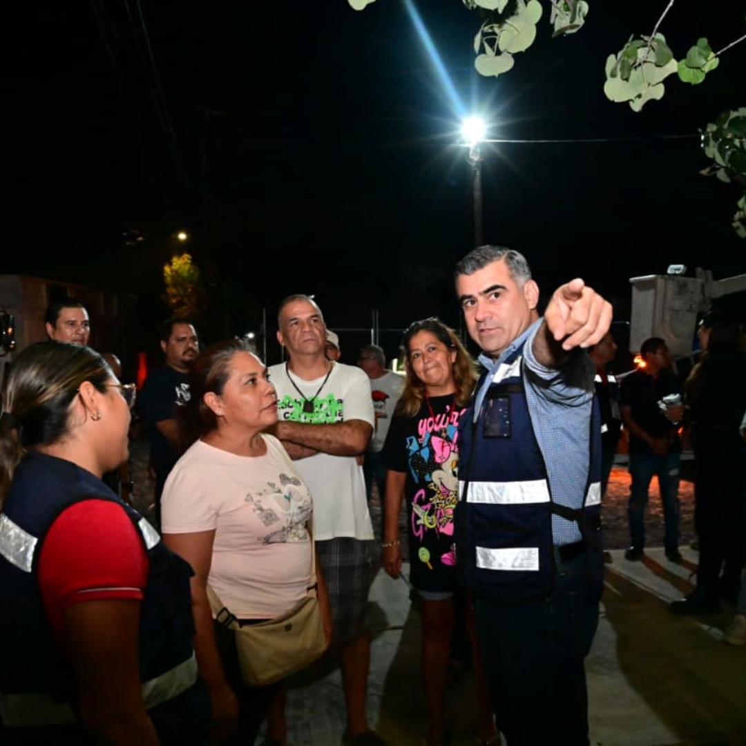 Riult Rivera deja iluminada al 100% la colonia Jardines del Sol