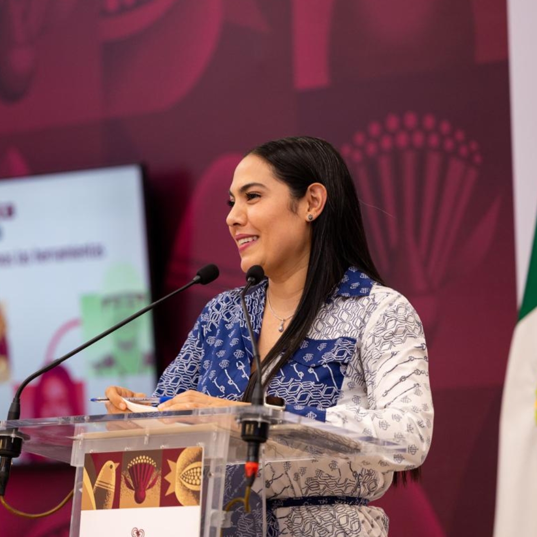 Indira Vizcaíno anuncia Mi ColiBeca para el Futuro; garantiza la inscripción gratuita de estudiantes a universidades públicas