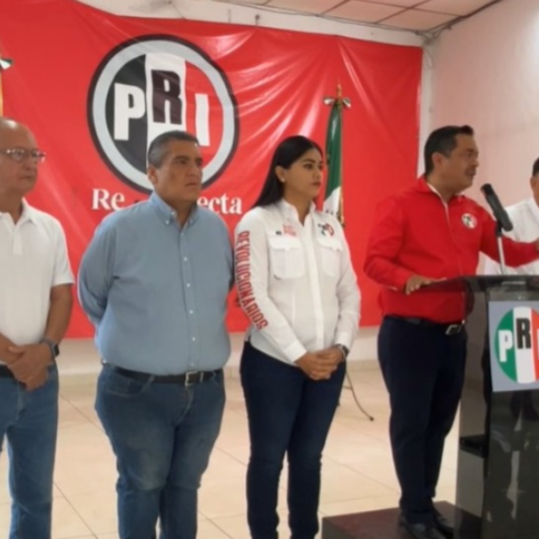 Rojas Orozco llama a ciudadanos a confrontar y exhibir a alcaldesa de Manzanillo por presuntas irregularidades 