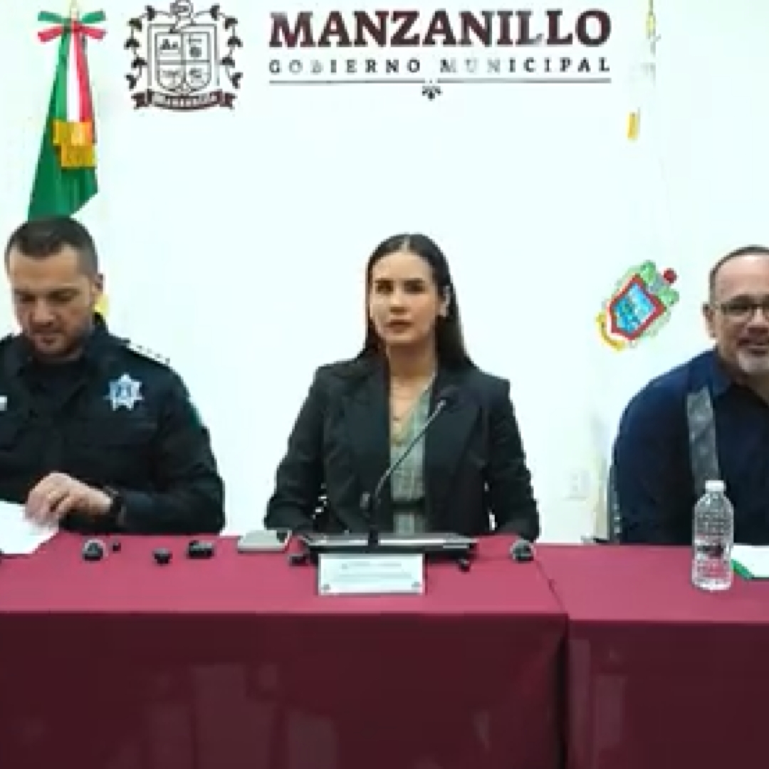 La Fiscalía General del Estado (FGE) informó la detención de ocho elementos activos de la Policía Municipal de Manzanillo por su presunta vinculación con la delincuencia organizada, tras órdenes de ap
